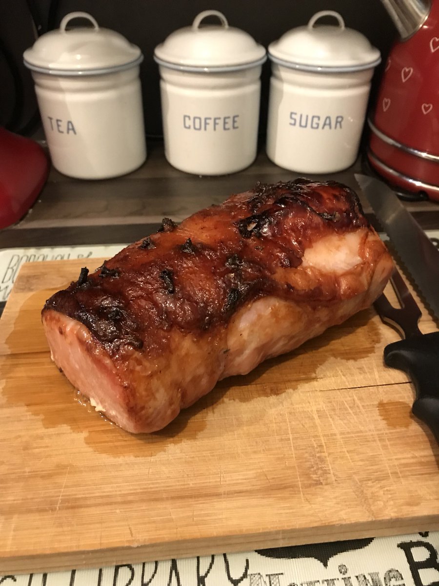 JPKCooking's tweet photo. Maple roasted ham Sunday roast #deliciousham #sundayfeast #yummy https://t.co/c1tOnjztwY