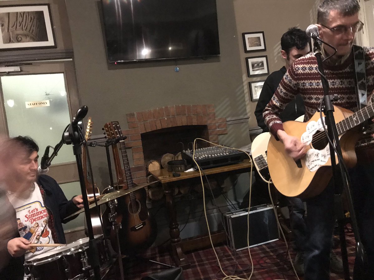 #RogueTrader keeping things going <a href="/thedonnyleopard/">Doncaster Leopard</a> <a href="/DonnyMusicians/">Donny Songwriters</a> this afternoon #doncasterisgreat