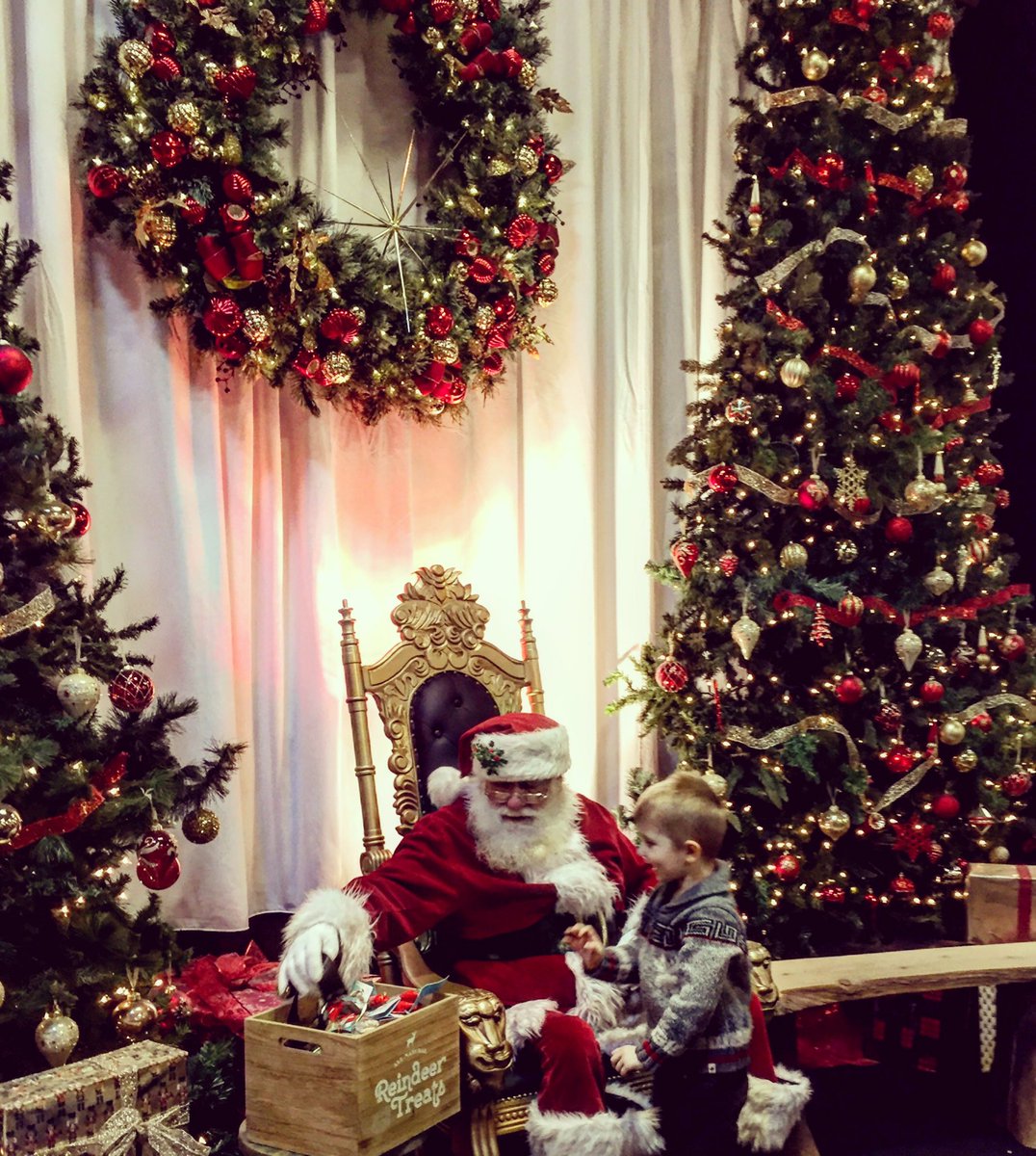 tourismbarrie's tweet photo. Have you stopped by to visit #Santa yet? He has been very busy trying to see as many boys & girls as he can before #Christmas! Catch him @400market @georgian_mall, @cabelascanada or @TangerOutlets #Cookstown
#getoutandplay #getoutandshop #christmasiscoming https://t.co/kd9mUjYza7