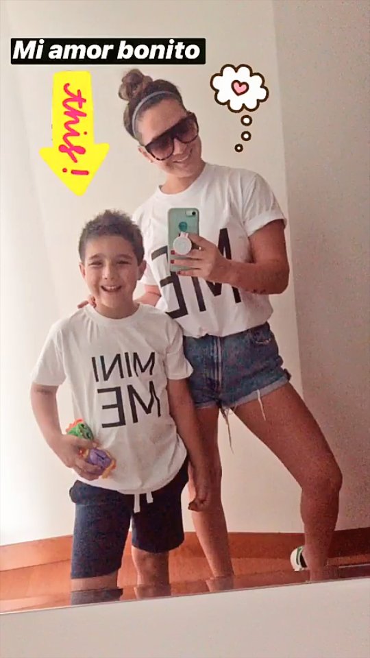 mon_u22's tweet image. #Adrianito con su mamá #AmorBonito 💕 La sonrisota del emperador 💙, es un niño hermoso 😍💗