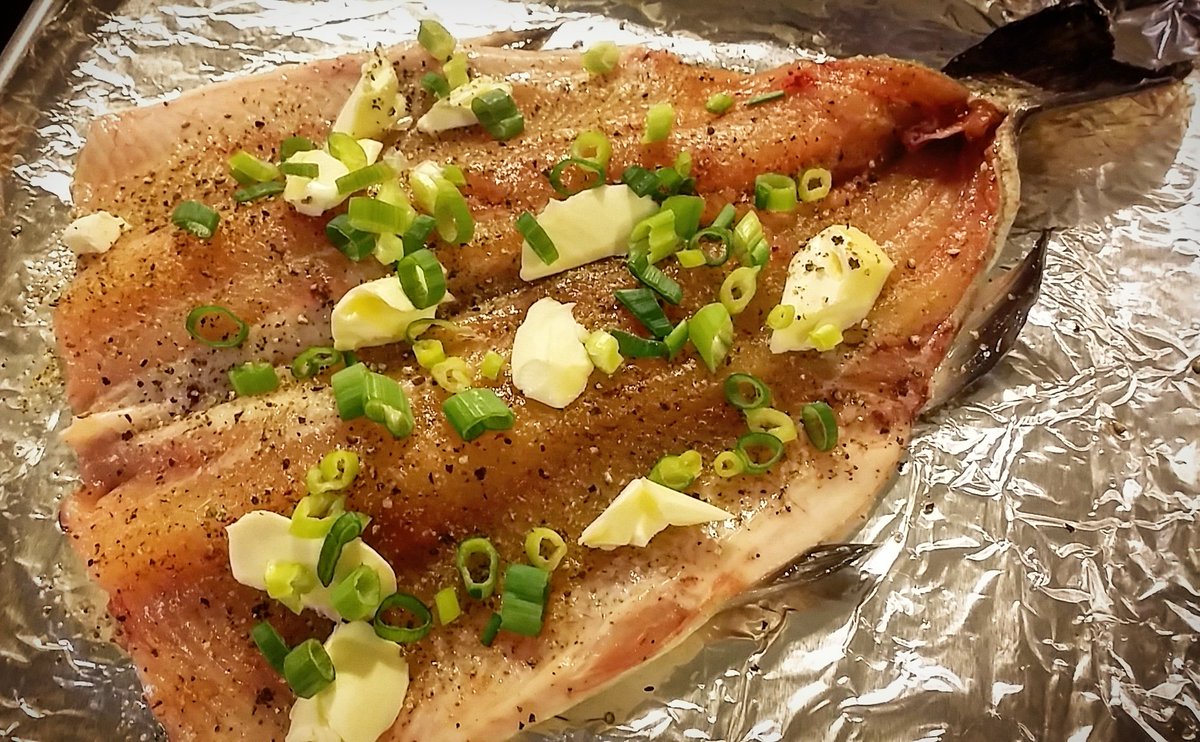 ediblecultura's tweet photo. #LimestoneSprings #Fishing Preserve butterflied #trout w/butter, scallions & #simple seasonings turned out ridiculously amazing in the convection broiler π£ππ
@MOMsOrganicMrkt #rainbowtrout #fish #localfood #sustainable #seafood #cooking #homecooking #dceats #dcfood #foodpics https://t.co/YpZOldluaN