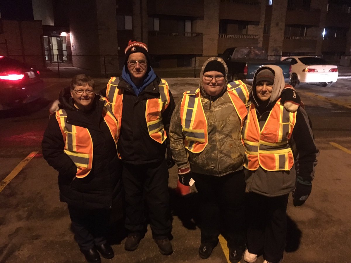 SPSTraffic's tweet photo. Thanks to the volunteers from @maddcanada (Saskatoon chapter) who joined us at last night’s #SPScheckstop. They thanked sober drivers and handed out goodies.  We’ll be introducing you to some of them this week. https://t.co/J3Yt61hfBP