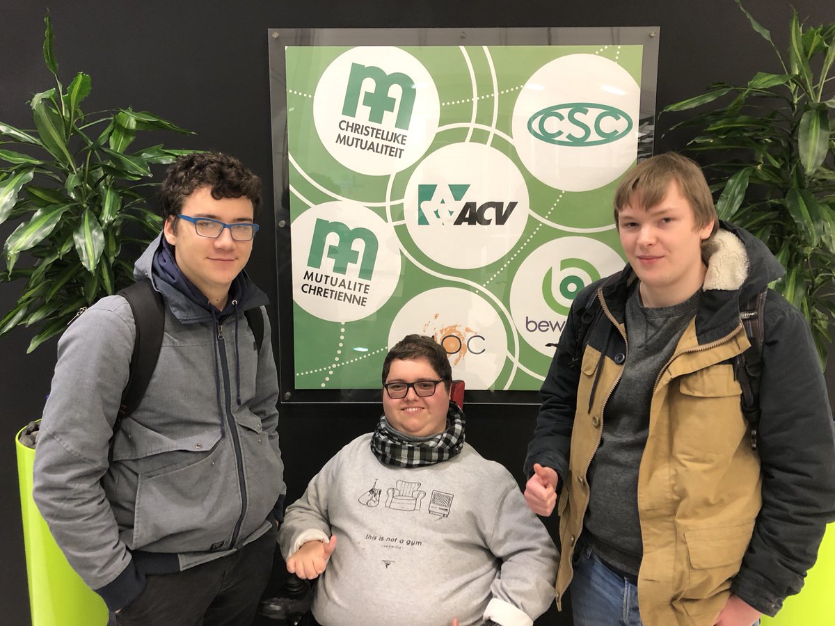 PillAssist's tweet image. Op bezoek bij de CM voor ons eindwerk! #TeamPillAssist #MedicationReminder #HelpOuderen