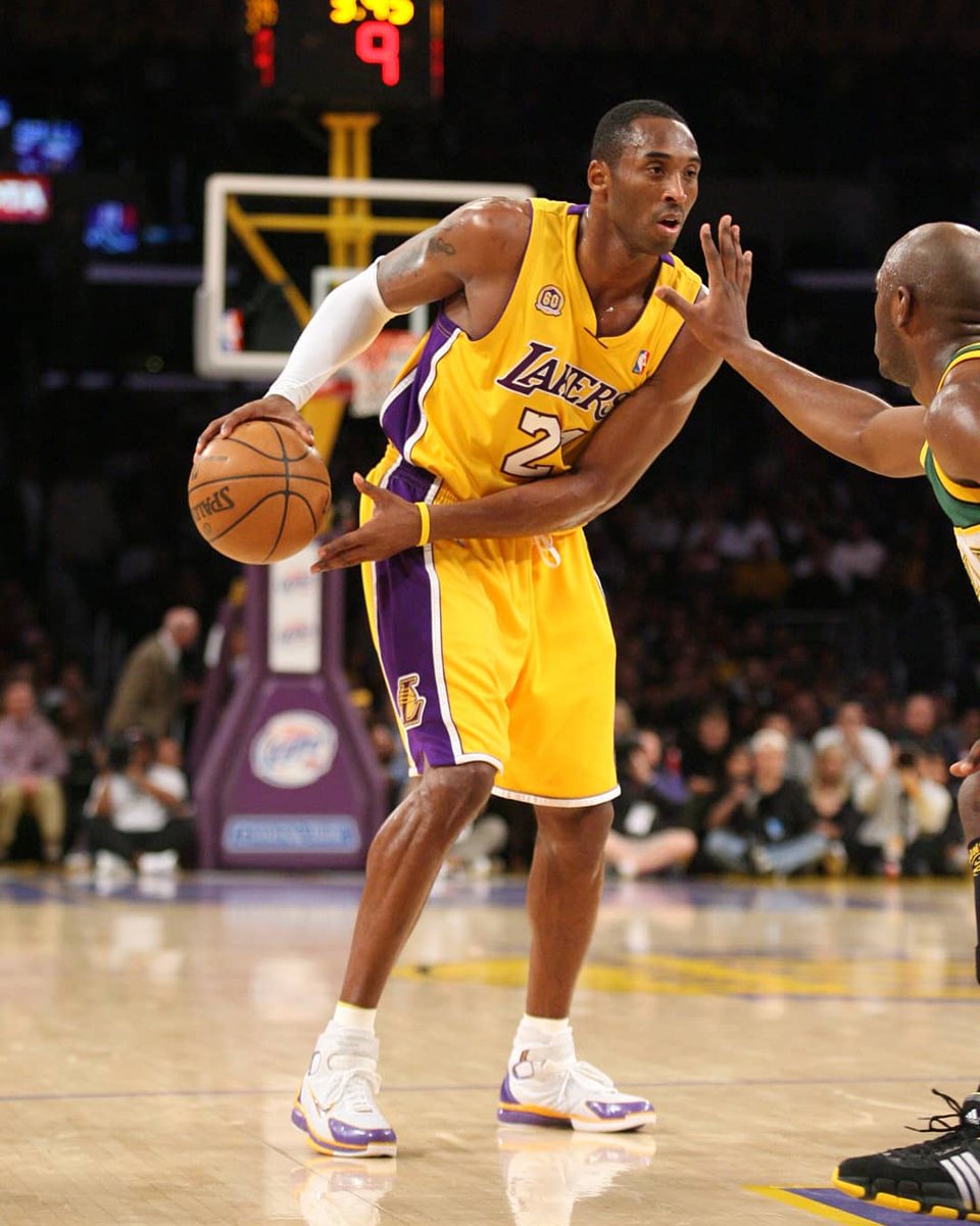 SLAMKicks's tweet photo. What kicks did you hoop in this weekend? https://t.co/63S6wuzWSe