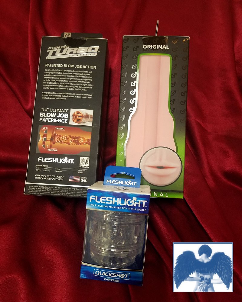 4biddenFruitATX's tweet photo. On the 3rd day of Kinkmas, my true love gave to me 3 Fleshlights, 2 Wrist Restraints & A Rechargeable Hitachiiiiii
#KeepAustinKinky #12DaysofKinkmas https://t.co/0ljydeIOib