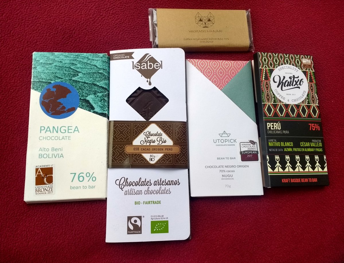Mi pequeño homenaje a los chocolateros #beantobar de España. Un mini post en IG. <a href="/ChocolateEtico/">Chocolates Artesanos Isabel</a> <a href="/PangeaChocolate/">Pangea Chocolate</a> <a href="/Utopickcacao/">Utopick</a> #Kaitxo <a href="/xocosmarjari/">Xocolates Marjari</a> No están todos en la foto. Menciono a <a href="/polalpilpil/">POLALPILPIL🗽🍫</a> <a href="/wkndchocolate/">Lauren Heineck</a> y <a href="/jordirocasan/">Jordi Roca Fontané</a> Haciendo un mundo mejor de chocolate. ¡Gracias!