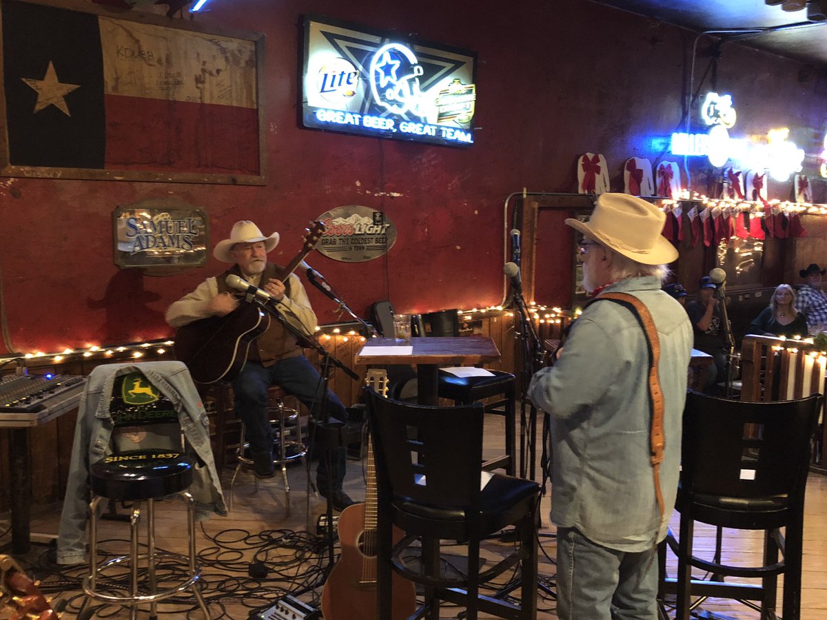 mentalforge's tweet photo. We’re filming the pilot episode of “Brett Watts Songwriters in the Round” this afternoon from 2-6! Come by and say “Howdy!” https://t.co/fXpJeiygrH