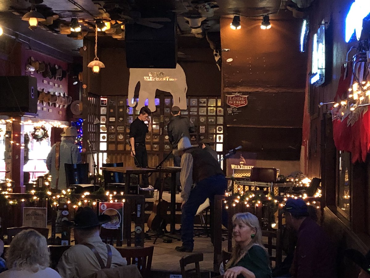 mentalforge's tweet photo. We’re filming the pilot episode of “Brett Watts Songwriters in the Round” this afternoon from 2-6! Come by and say “Howdy!” https://t.co/fXpJeiygrH