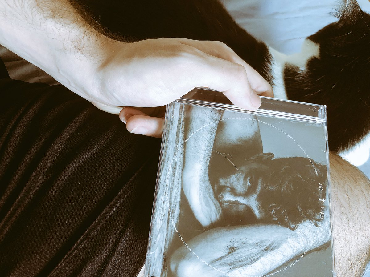 jaoromania's tweet photo. encontrei esse cd aqui mt bom recomendo https://t.co/0fPt8j1vIC