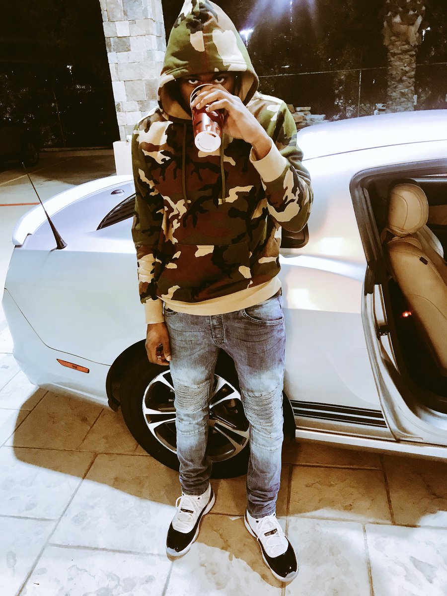 lilsteez12's tweet photo. Can’t move me 🤡 https://t.co/tFxf5o45qZ