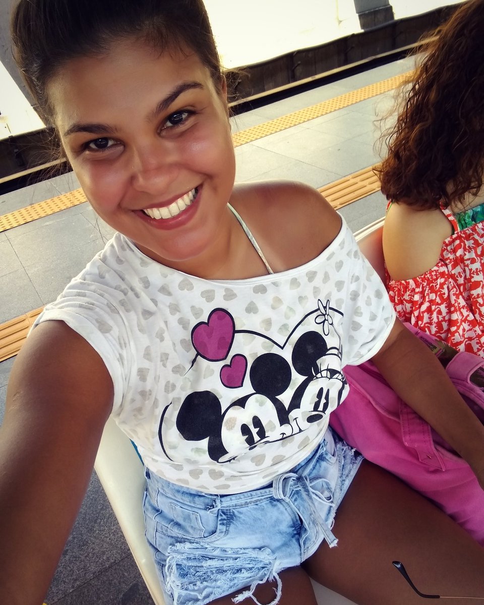 Flaviasrj's tweet photo. Seja a Razão do Seu Próprio Sorriso 🌻🍀 #cariocadagema #arrejota #verao #rj40graus #praeira #feliz https://t.co/nxxluCN2tR