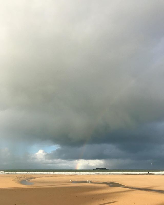 Dramatic sky.
.
#beach #sky #moodysky #clouds #kernow #treviskergardencentre #boutiquegardencentre #lovewhereyoulive #beachlife🌴 ift.tt/2A0Ivbw