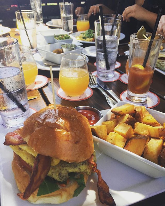 HyperionPublic's tweet photo. #Brunch is SERVED with style. 😎 #HyperionPublic #LA #LAEats https://t.co/xB1mj0CK63