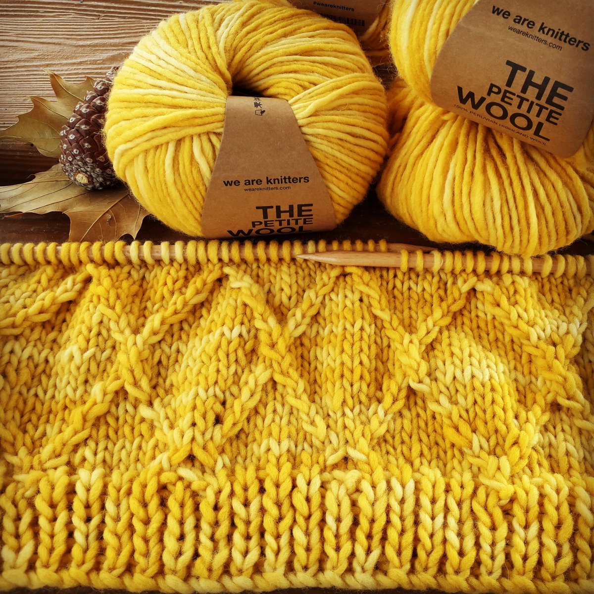 LolanasyPunto's tweet photo. Este es el #punto del #gorro #chessbeanie de @weareknittersES . El color elegido es el #camomila .
#tejer #tejermerelaja #megustatejer #punto #dosagujas #knitting #calceta #tricot #diy #knitt https://t.co/9x1gzbTBlL