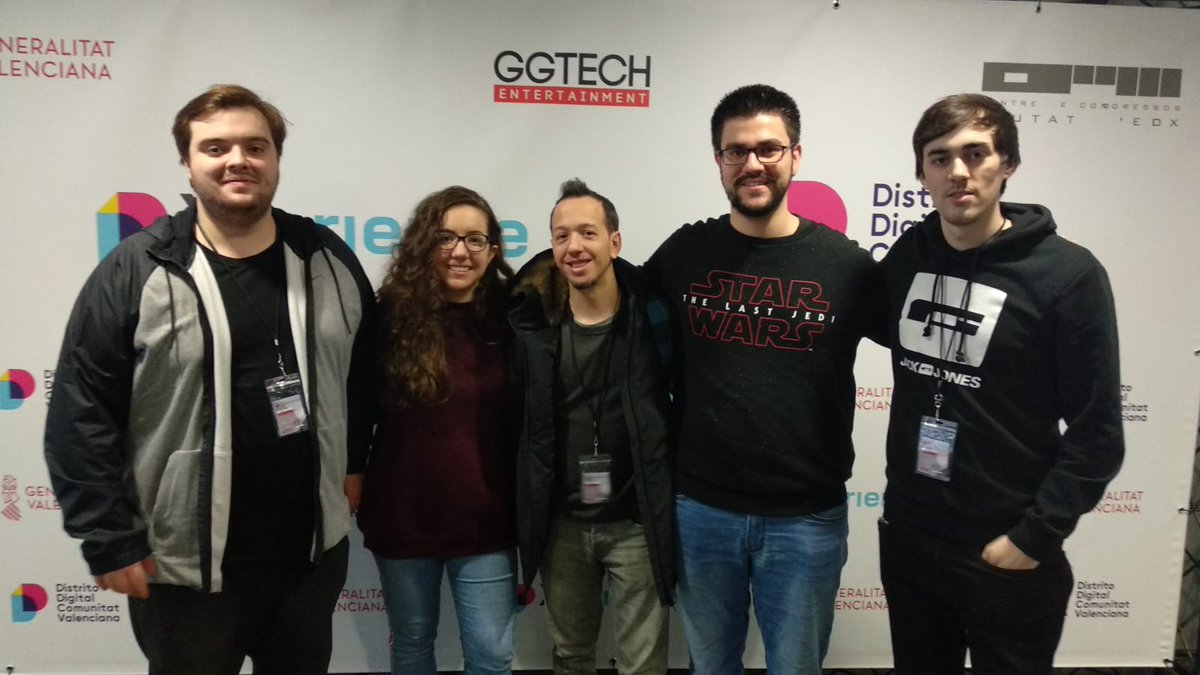 Seryocardu's tweet photo. Cómo guinda al evento de @GVAddigital, hemos podido hacernos una foto con @KNekro, @LVPibai y @andercortes y charlar un rato con ellos. Muchas gracias, ha sido show muy divertido. Espero que volváis a Elche en otra ocasión!! #DDXP https://t.co/esMZzV81RG