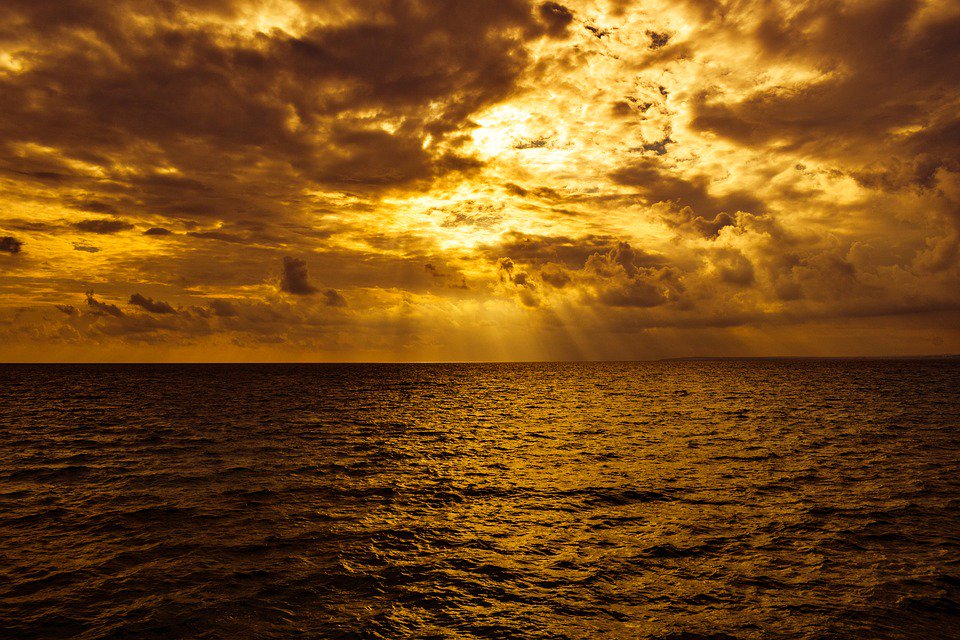 giuseppeguari17's tweet image. #VentagliDiParole #PoesiePerLaSera 
Dino Campana / Canti Orfici /🎩/ Viaggio a Montevideo 

Io vidi dal ponte della nave
I colli di Spagna
Svanire, nel verde
Dentro il crepuscolo d&apos;oro la bruna terra celando
Come una melodia :
D&apos;ignota scena fanciulla sola
Come una melodia...