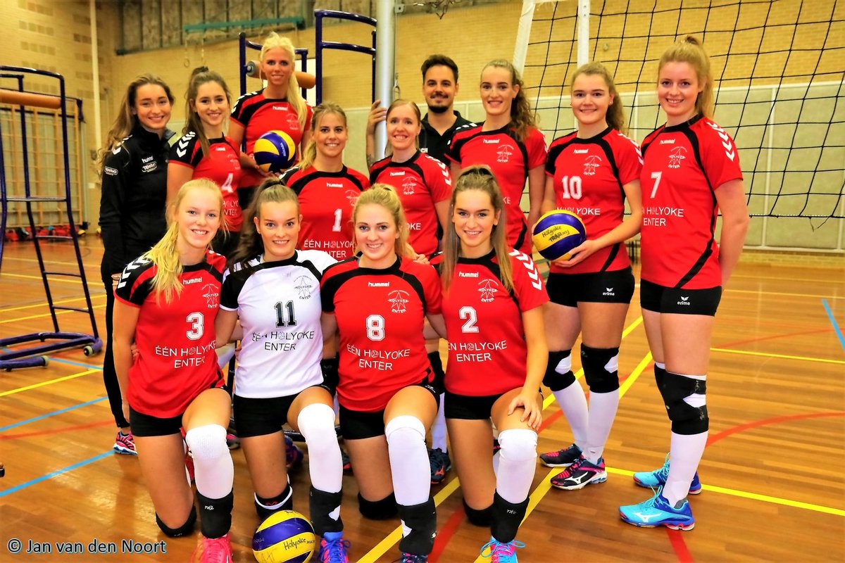 Dames 1 wint met 3-1 van DeVoKo DS2 vvholyoke.nl/index.php/actu…