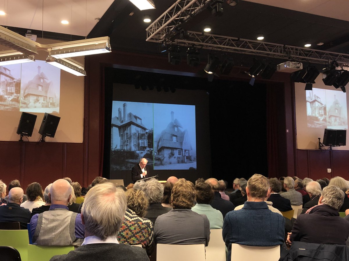 RvanAsten's tweet photo. In het van zijn tekentafel afkomstige prachtige Dalton College het boek over Co Brandes in ontvangst mogen nemen van @NHS100jaar. Prachtig boek over deze “Bouwmeester van de Nieuwe Haagse School” #erfgoed #denhaag https://t.co/jqO3ch5wDJ