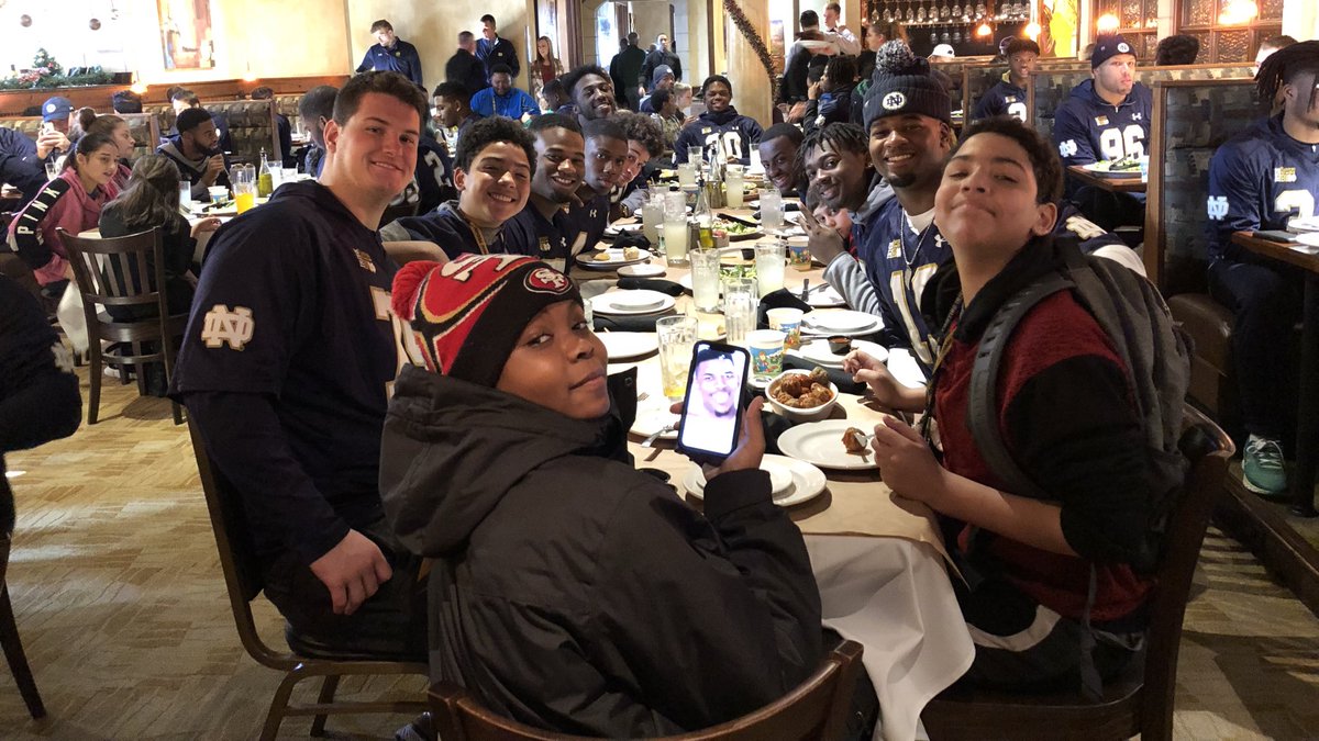 NDFootball's tweet photo. Fueling up before we go shopping thanks to Papa Vinos, Royal Excursion and Meijer. ⛽️ 🍴 

#GoIrish #ShopWithAPlayer https://t.co/Elw4I9mwQq