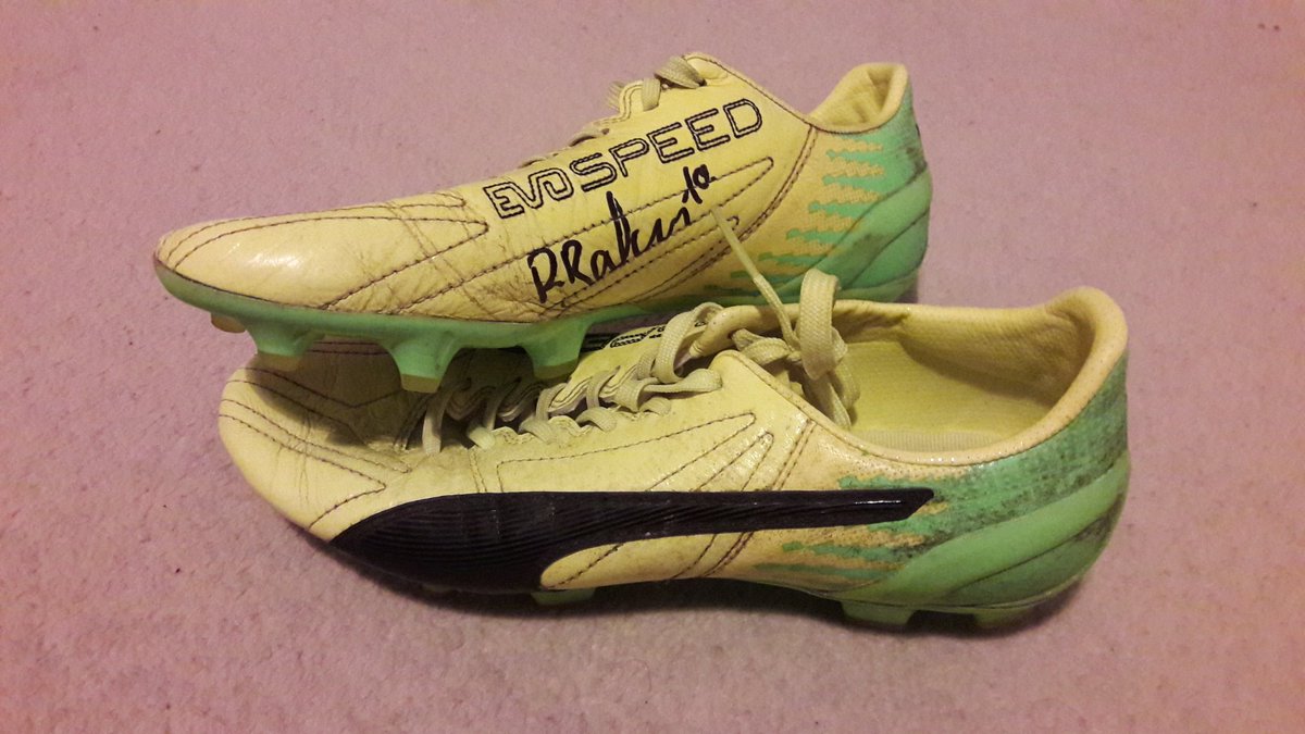 TheOneGoalOrg's tweet photo. We also wanted to thank @bachmannr10 again for her huge donations towards our non-profit.
Check out her auctions of which some are running out soon today. You can bid on worn @ChelseaFCW shirts and awsome boots.
https://t.co/cBsCgtK6L3
@SFV_ASF @ChelseaFC #CharitableDay https://t.co/yhiY1Ood2n