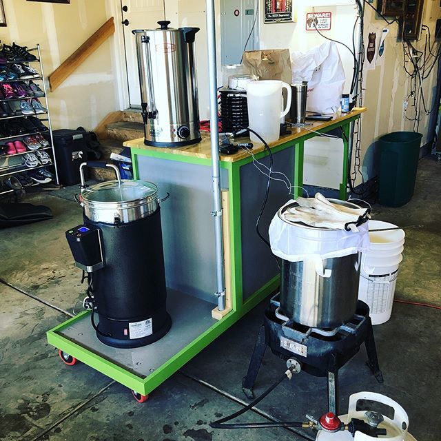Sunday funday pilot brew sesh! I’m making a tropical fruit milkshake IPA on the <a href="/Grainfather/">Grainfather</a> and hubs is making a red ale on a new BIAB rig he put together.
.
.
.
#homebrew #homebrewing #girlswhobrew #brewingbeer #girlsthatbrew #beer #beerus #beergeek #h… ift.tt/2Sa4fco