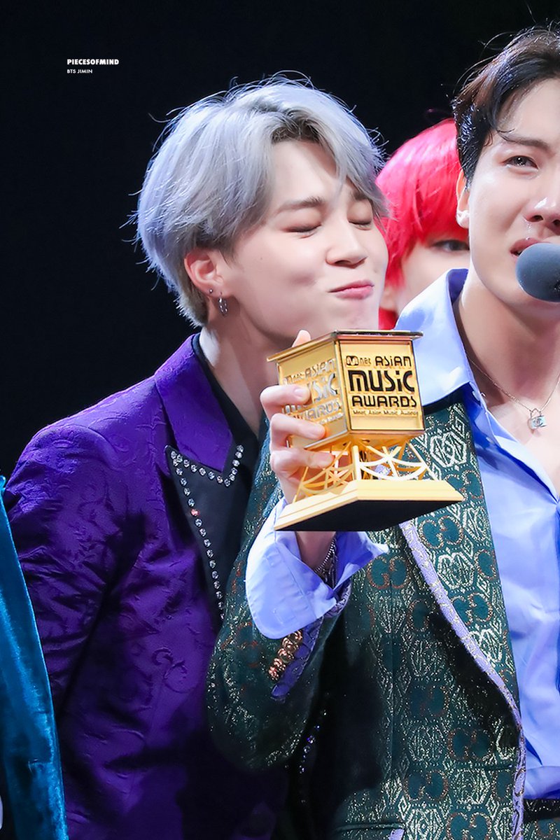 piecesofmind_jm's tweet photo. #JIMIN #지민 @BTS_twt 181214 https://t.co/Ar470Vt2rL