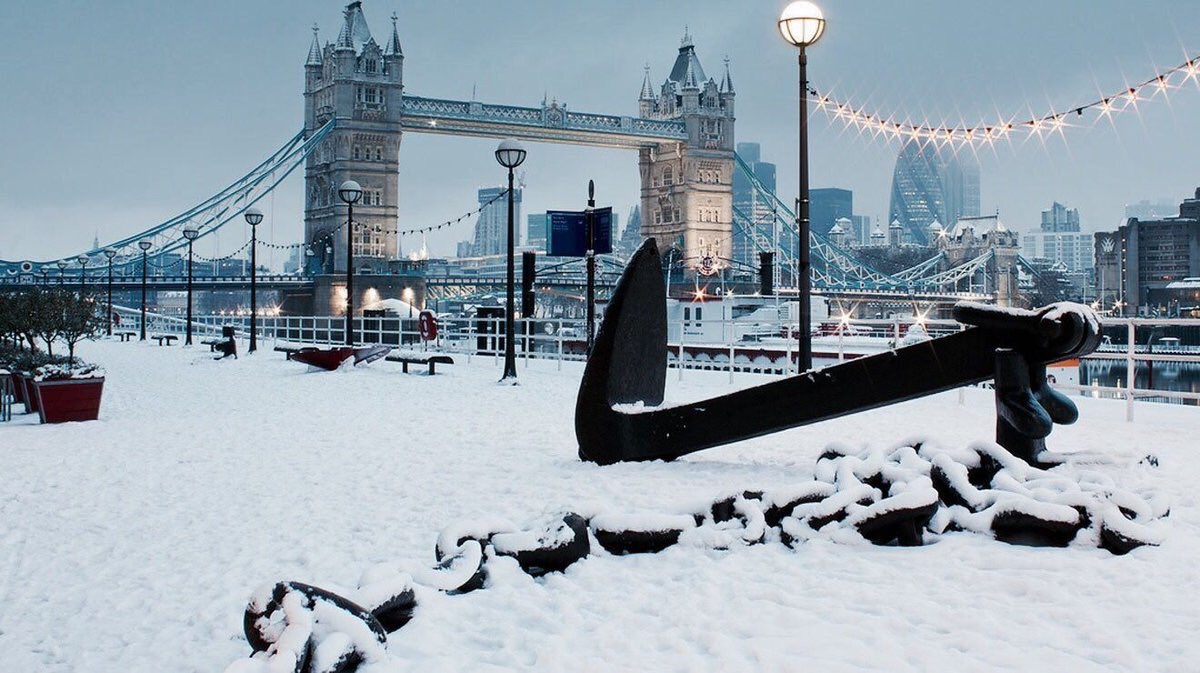 GossipRoomOff's tweet photo. Visiter Londres sous la neige ☃️❄️ https://t.co/VCjmFpZAei