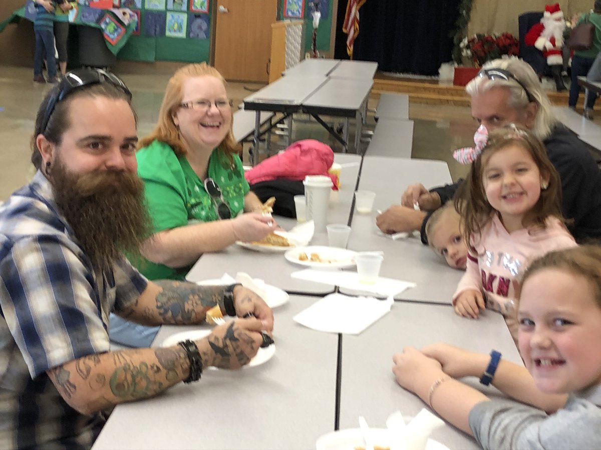 themescounselor's tweet photo. Thank you everyone for coming out yesterday to have pancakes with parents, vendors, and SANTA! @MESparentliaiso @ManorElementary #ibme #coltsinquire #coltfamily https://t.co/krzwdcSfrB