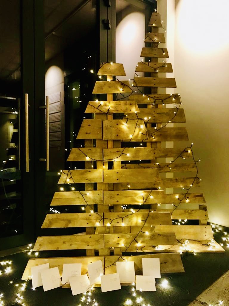 21stLiving's tweet photo. Christmas cards ready to be sent out! Thanks to all our clients for this amazing year and for their trust in TwentyFirst Living to best manage their properties!
#twentyfirstliving #propertymanagement #servicedapartments #christmas2k19 #christmascards #thankful #loveforwhatyoudo https://t.co/FaRLLc20pL