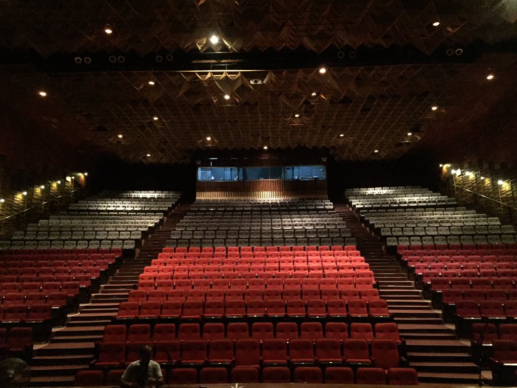 roelcbn's tweet photo. It was a great, great honor and privilege to be able to perform in this grand theater!
This will definitely be one of the highlights of my 2018! Mapiya!!!
#TheXavierStage #AMND2018 #Theater #AMidsummerNightsDream https://t.co/Ru1gdZktj4