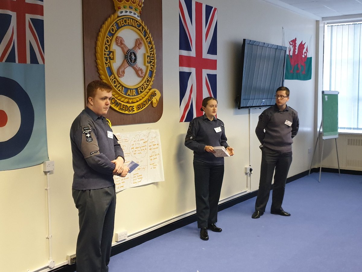 1WWTraining's tweet photo. Group presentations bringing some interesting topics to light and challenging conversation. Good work at the @no1welshatc SNCO course.
#TrainDevelopInspire #NoWastedPotential https://t.co/pDenyjI1Fh