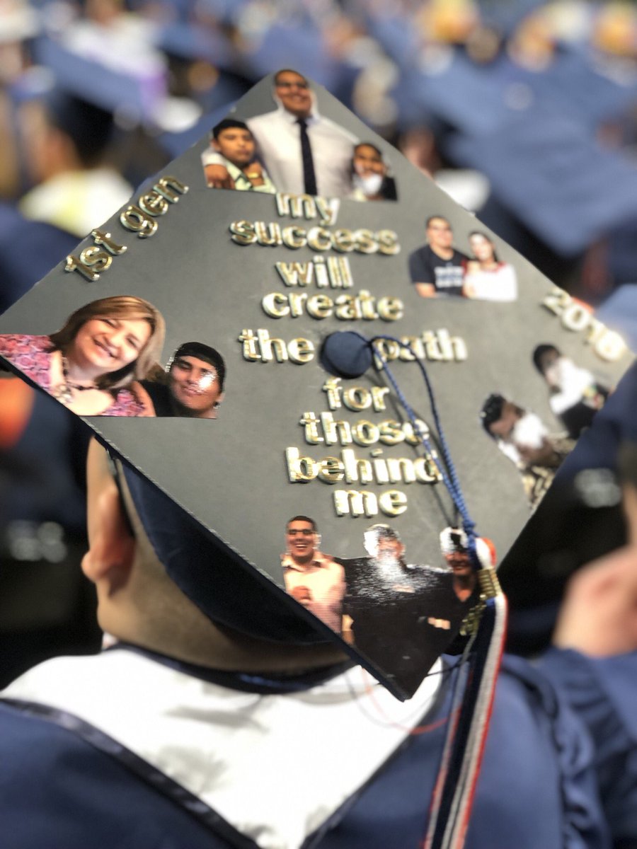 UTSAGetInvolved's tweet image. Caps are so beautiful this time of year! #UTSA #UTSAGRAD18