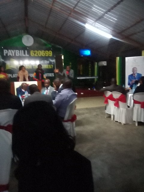 life_poolchapel's tweet photo. The favourite of the people Moses AKA Mose. Sharing a testimony from when he was homeless to now, where God has brought him from ni mbali. Host @WellyOdendo @life_poolchapel @LPCMuthaiga and @lpckilifi and @lpckitengela #YOGW #WorkersDinner https://t.co/L4yT5STKuN