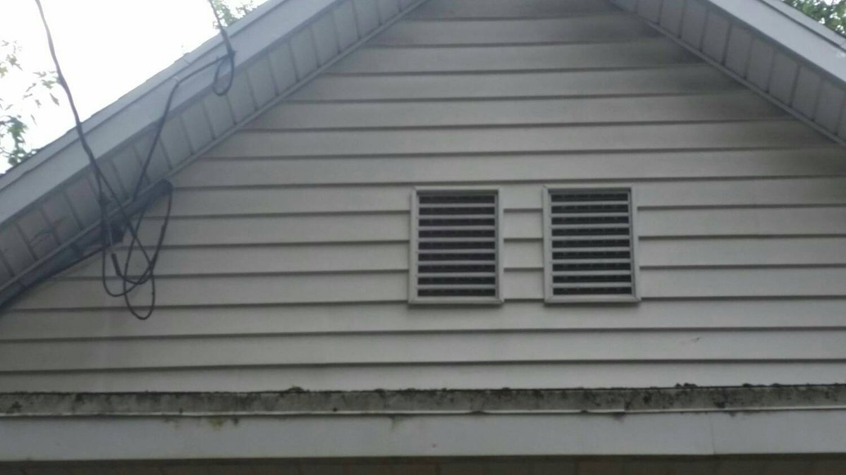 RealtyProInspe1's tweet image. Gable vent for the attic allows air to pass through.