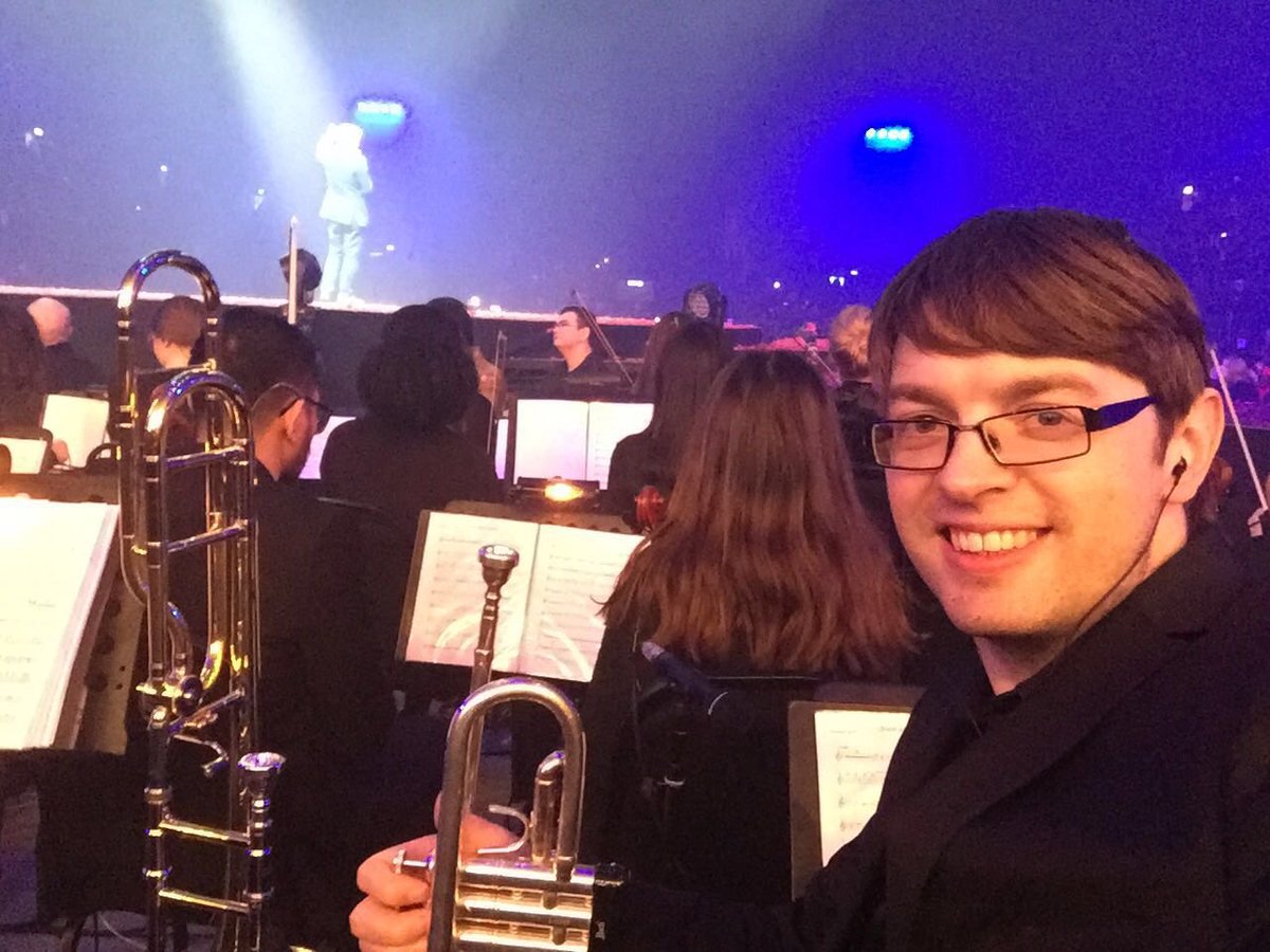 VernonKerswell's tweet photo. Showtime! Carols at Wembley Arena @HillsongLondon https://t.co/3VgQbclhQK