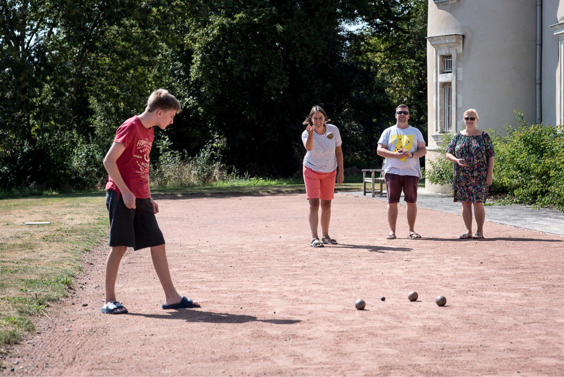 When did you last play Boules?  The front of the Château is the perfect place.
#escapetothechateauDIY #escapetothechateau
#loirevalleychateau
#bestplaceever
#familyholiday #boules
#chateauholiday #games
#loirevalley #wow 
#paydelaloire #france
#frenchwine
#chateau