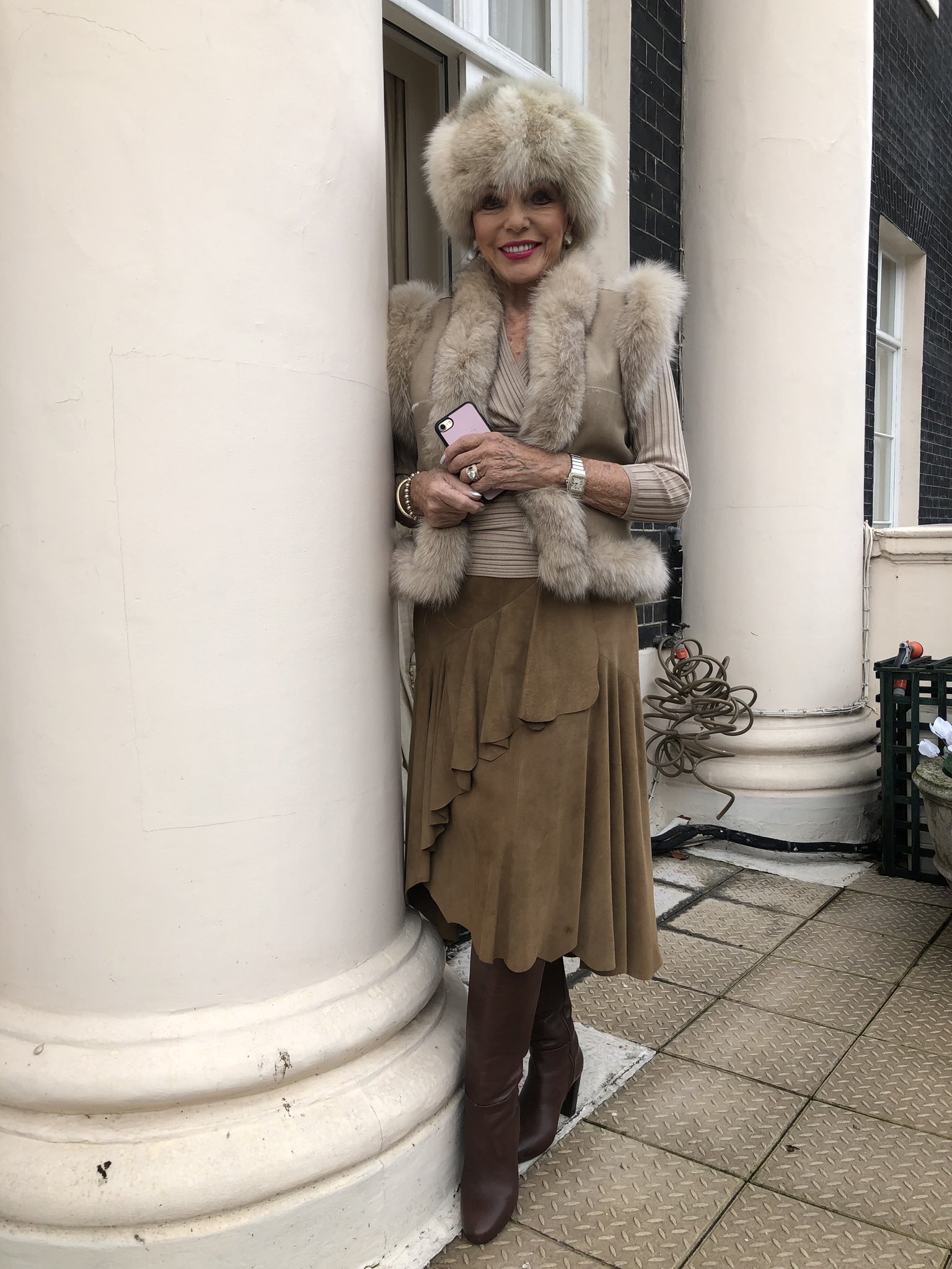 Joan Collins on Twitter: "Finally out of my sickbed and