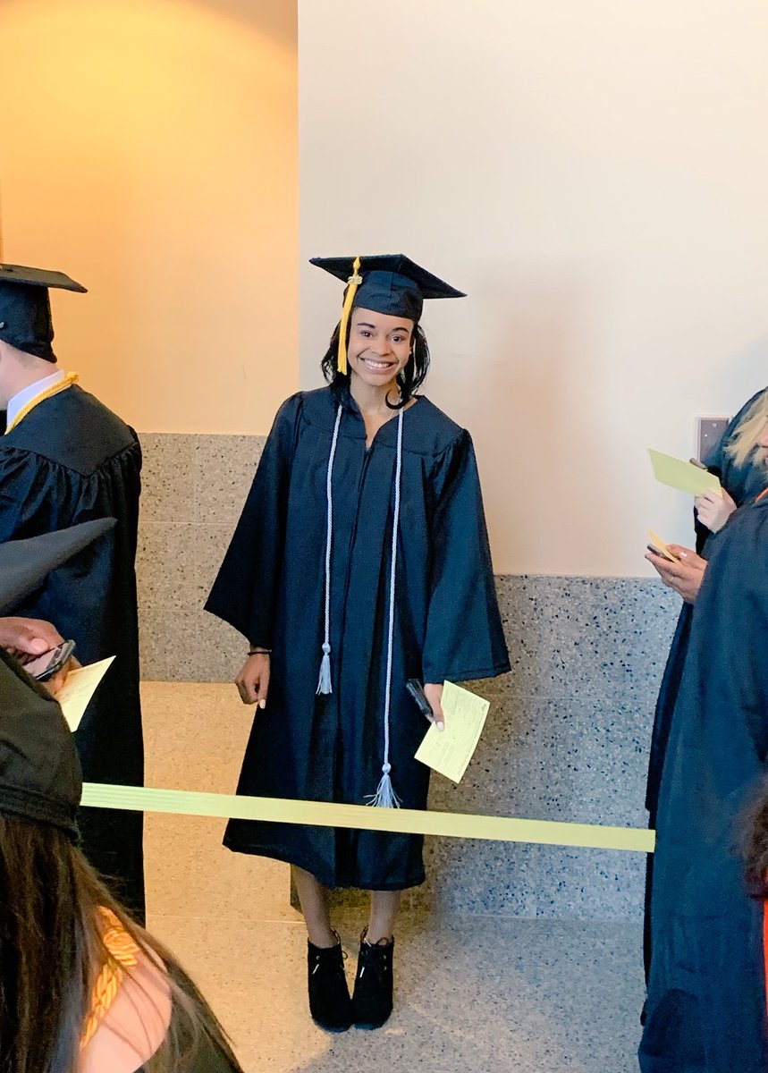 _IceyB's tweet photo. CONGRATS to my sister Brianna !!! 4 Big ten championships and now a degree for the icing on the cake 😍 #mgograd https://t.co/9V77vhNytU