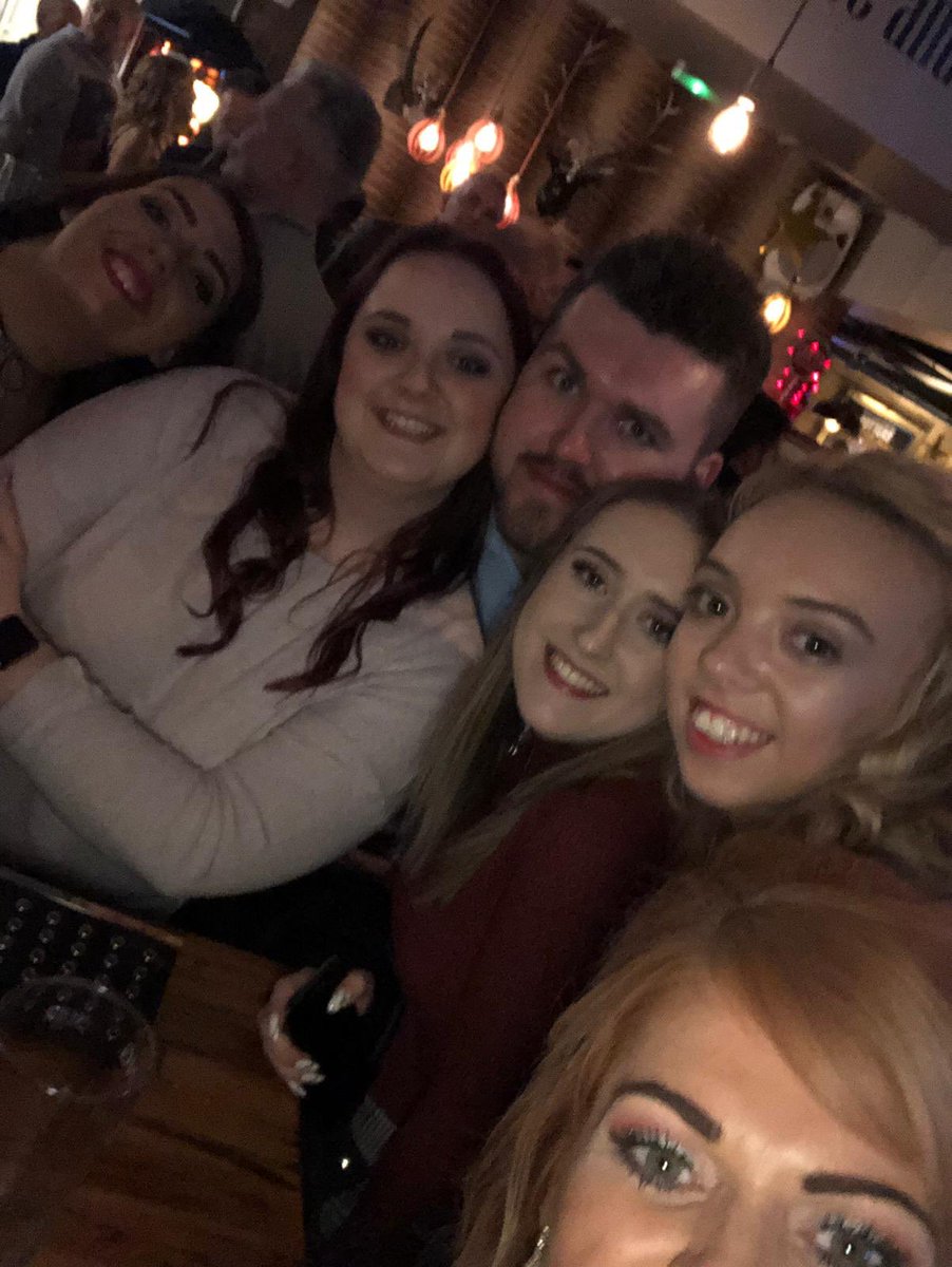 b95_barnes's tweet photo. #uniquehairdesign Christmas do!! 🎄🎅🏻🤫🍹roll on the next one!!! 🎉🎉 https://t.co/FrGr0bIbg9