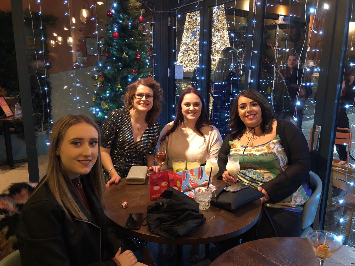 b95_barnes's tweet photo. #uniquehairdesign Christmas do!! 🎄🎅🏻🤫🍹roll on the next one!!! 🎉🎉 https://t.co/FrGr0bIbg9