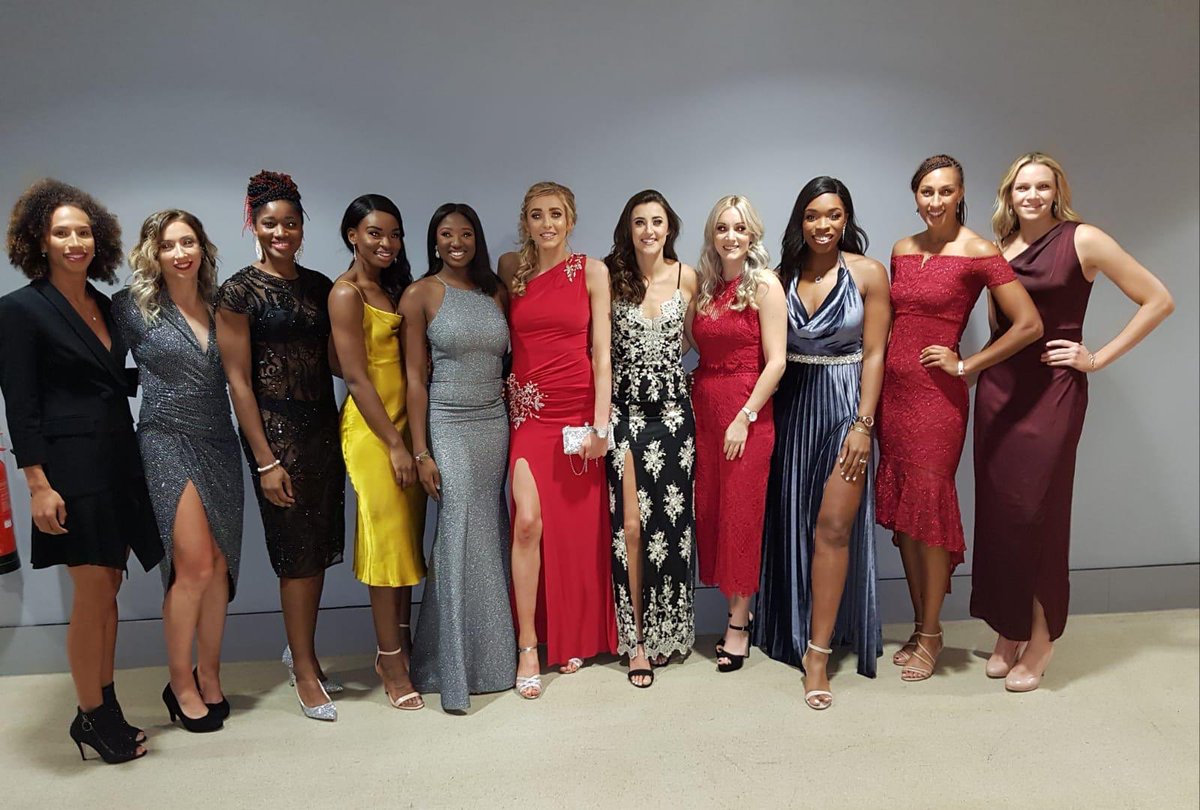 EnglandNetball's tweet photo. 2️⃣0️⃣ minutes to go until #SPOTY gets underway and squad news is in...

#ItsUsItsNow #RosesRISING 🌹 https://t.co/Jx8NFAKj6S