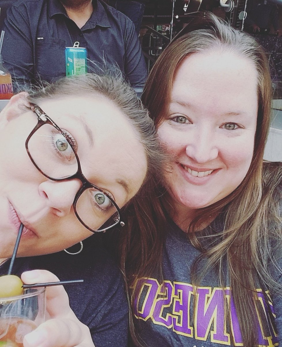 JenJen554V's tweet photo. Vikings Game!! #Andersen #Andersenwindowsanddoors #Skol #WindowRama #Football #Minnesota #Tagboard https://t.co/6IWUr9jCt5