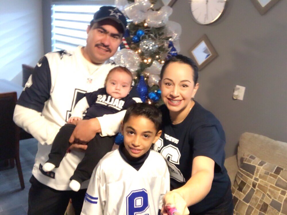 karlispalafox28's tweet photo. #nfltd familia Ibarra Palafox apoyando a Cowboys desde Monclova Coahuila 💙🙌 https://t.co/X63JDo5Ku5