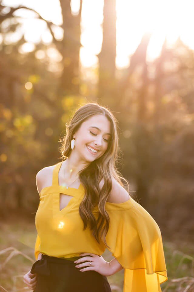 emb613's tweet photo. Almost half way!🎓💜 #SeniorSunday  @alycia__savage https://t.co/kkWrpSVOQ3
