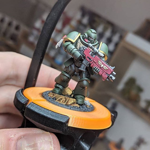 FauxHammerBlog's tweet photo. Live paint - Right, let's have a go at chipping #WarMongers #MiniPainting #PaintingWarhammer #Warhammer40k #Warhammer #FauxHammer #FauxHammerDotCom #FauxHammerBlog https://t.co/CNxnxMUYlE