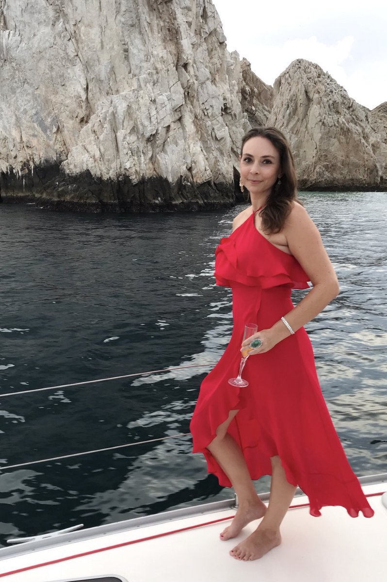 MeaganWristen's tweet image. A Sunset cruise with @caboadventures makes the perfect back drop for photos! #caboadventures #GnomadsTakeOverCabo Ad