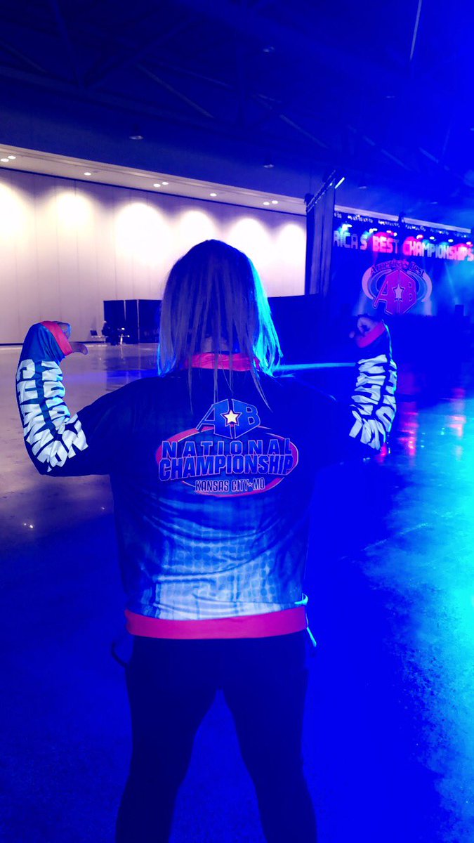 chelsea32052102's tweet photo. Officially a national champ today😍🌿#ivymagic #faith https://t.co/A7uzjNBJxO