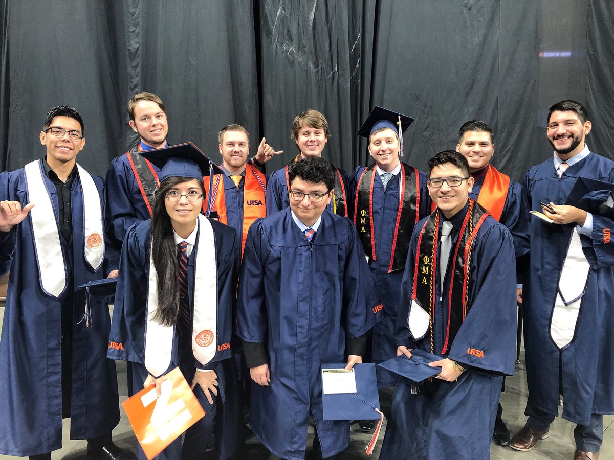 UTSA's tweet image. There’s a joyful noise inside the dome 🎶 Today, UTSA is graduating its largest music education class. Here are some of the happy grads 🎓🤙🏼 #UTSA #UTSAGrad18