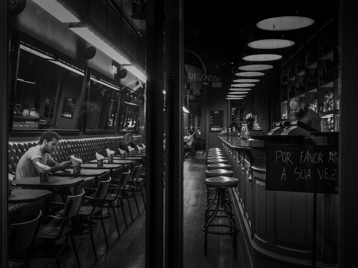 NigelBarker's tweet photo. Porto, the 2nd city of Portugal #swipeleft to fall in love with this monochromatic series by Rodrigo Cabral for the @MimeoPhotos contest #mycitymimeophotos #TopTenFinalist What’s your favorite shot? #inspire #blackandwhite https://t.co/LyMmdYF7HE