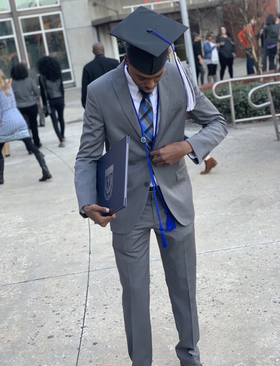 901_Josh's tweet photo. This All For You Ma π©βπ¦ π #MemphisGrad18 #UofMAlumni https://t.co/fAyoKwOspn